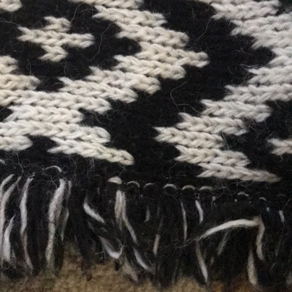 Poncho⚡️ - Picture 4 of 6